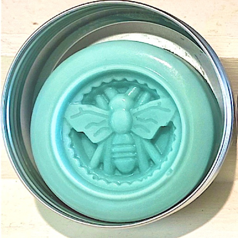 🐝 The Wandering Bee Solid Lotion - Cupcakes At Tiffany’s 🐝